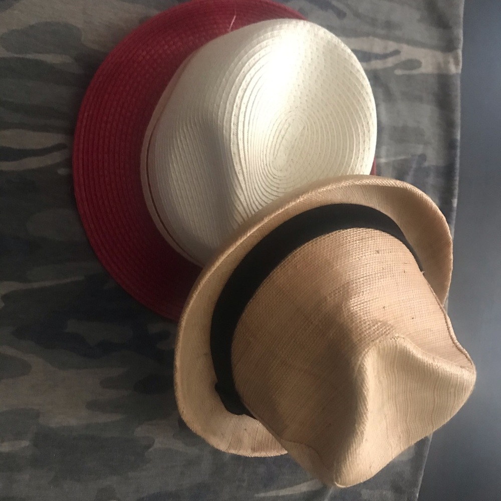 2 straw hats